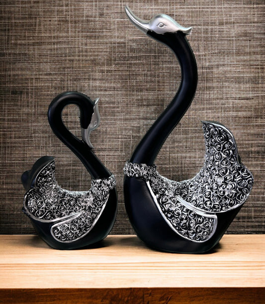 Beautiful Resin Swan Pair Centrepiece