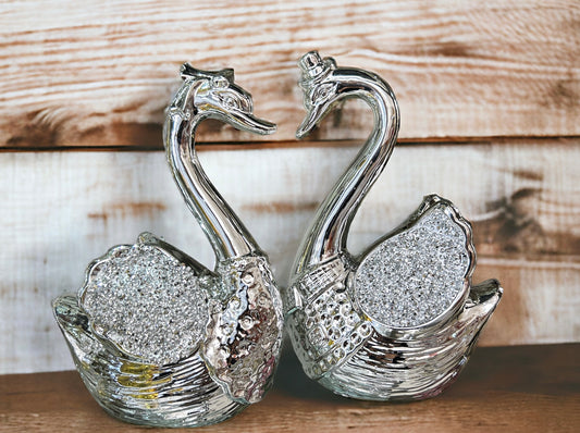 Crushed Diamond Swan Pair Centrepiece